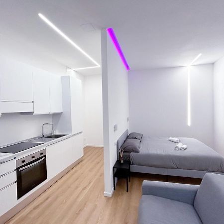 דירות מילאנו Duomo 15 Minuti - Led House מראה חיצוני תמונה